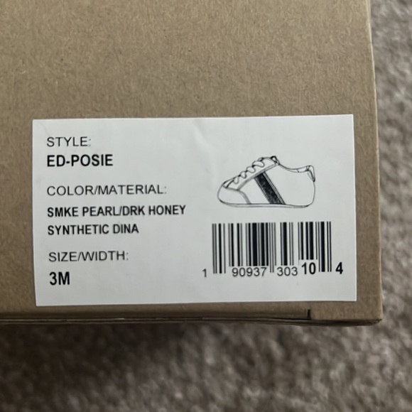 Ellen degenere infant shoes size 3m (6-9 months) . Smoke pearl/ dark honey color - Picture 2 of 3